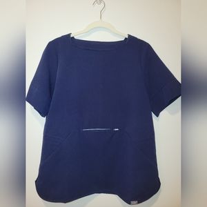 Used women's Figs scrub top